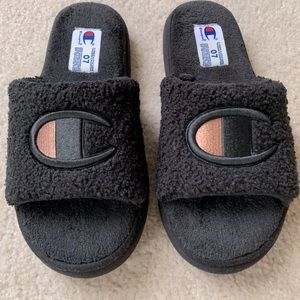 Champion plush slipper